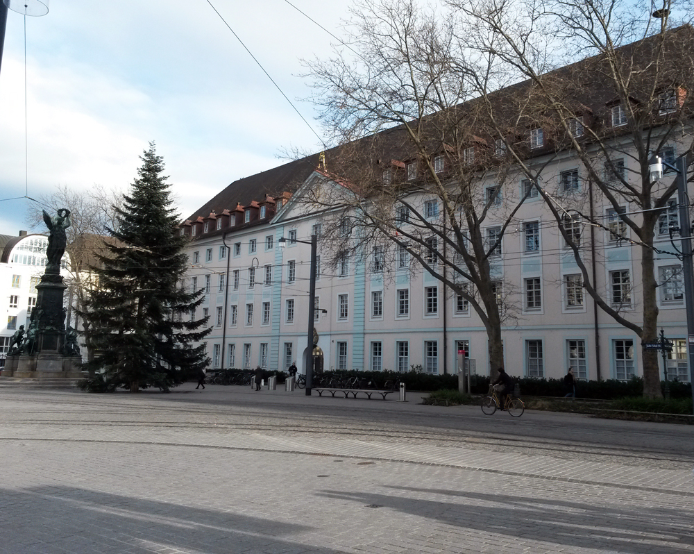 Kapp Freiburg Karlskaserne mit Siegesdenkmal